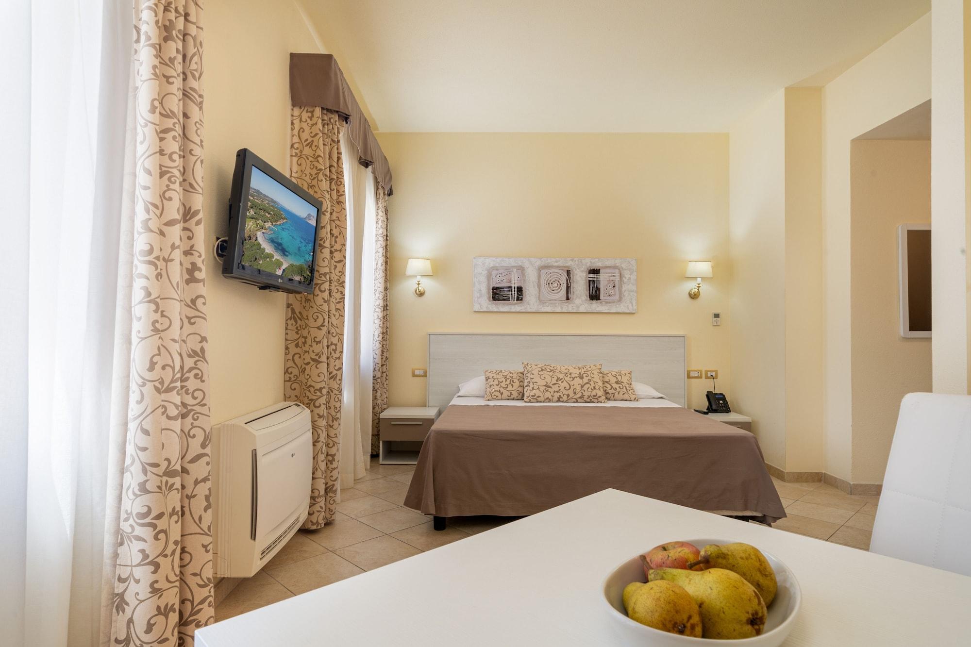 Hotel Regina Elena ออลเบีย ภายนอก รูปภาพ