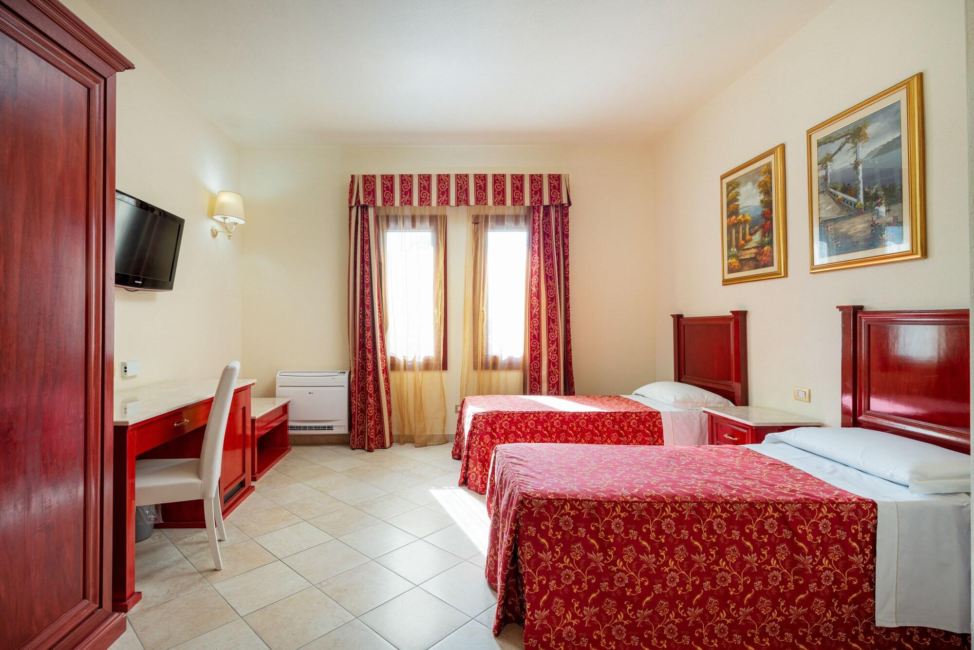 Hotel Regina Elena ออลเบีย ภายนอก รูปภาพ