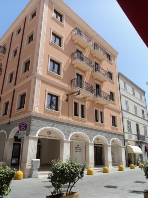 Hotel Regina Elena ออลเบีย ภายนอก รูปภาพ